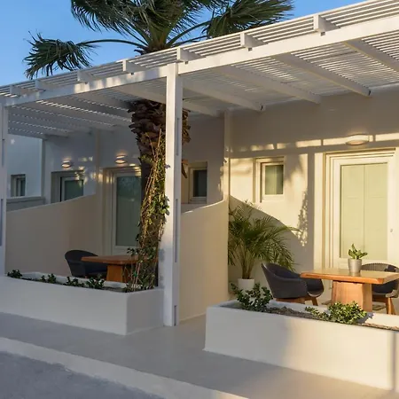 Divelia East Bed & Breakfast 3*
